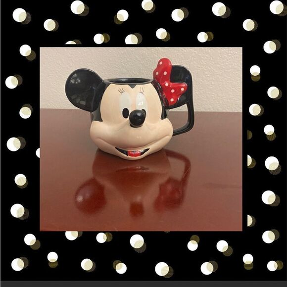 🎀🎀 ONE OF KIND MINNIE MOUSE WITH HER RED BOW COFFEE MUG🎀🎀 - Picture 1 of 6